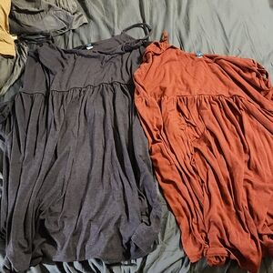 Set of Two Sleeveless Dresses in Black and Rust